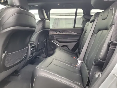 More photos of 2024 Jeep Grand Cherokee Limited at ALM CDJR Perry, GA