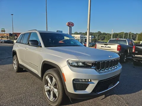 Another view of 2024 Jeep Grand Cherokee Limited for sale in Perry, GA at ALM CDJR Perry