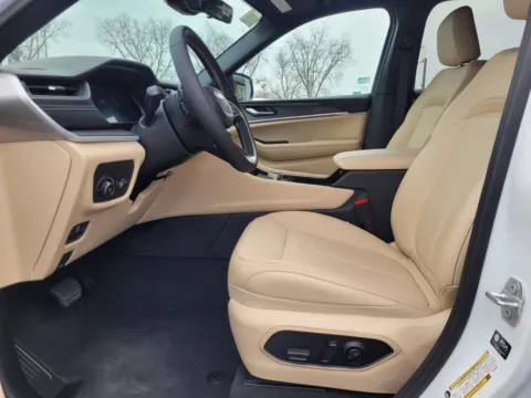 Another view of 2025 Jeep Grand Cherokee L Limited for sale in Perry, GA at ALM CDJR Perry