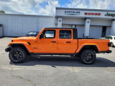 Photos of 2025 Jeep Gladiator Willys for sale in Perry, GA at ALM CDJR Perry