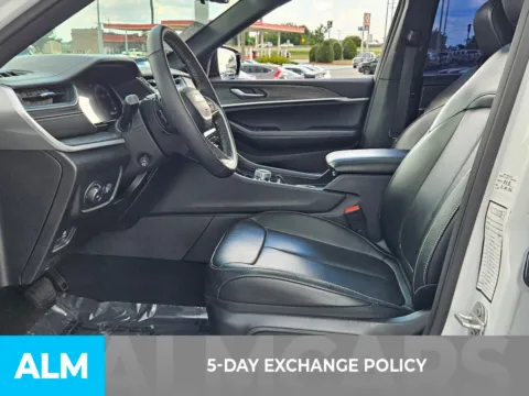 More photos of 2024 Jeep Grand Cherokee L Limited at ALM CDJR Perry, GA