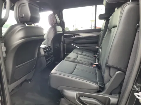 More photos of 2025 Jeep Wagoneer at ALM CDJR Perry, GA