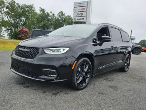 Black 2025 Chrysler Pacifica Limited for sale in Perry, GA