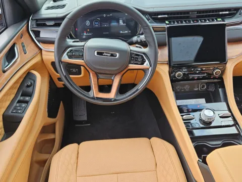 More photos of 2025 Jeep Grand Cherokee Summit at ALM CDJR Perry, GA