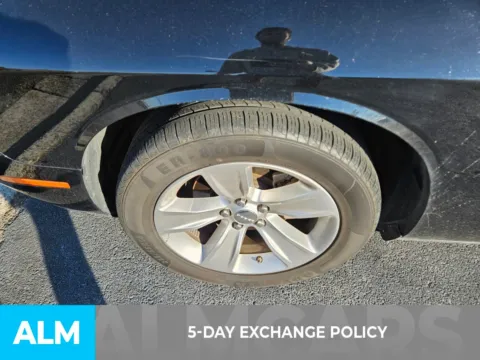 More photos of 2023 Dodge Challenger SXT at ALM CDJR Perry, GA