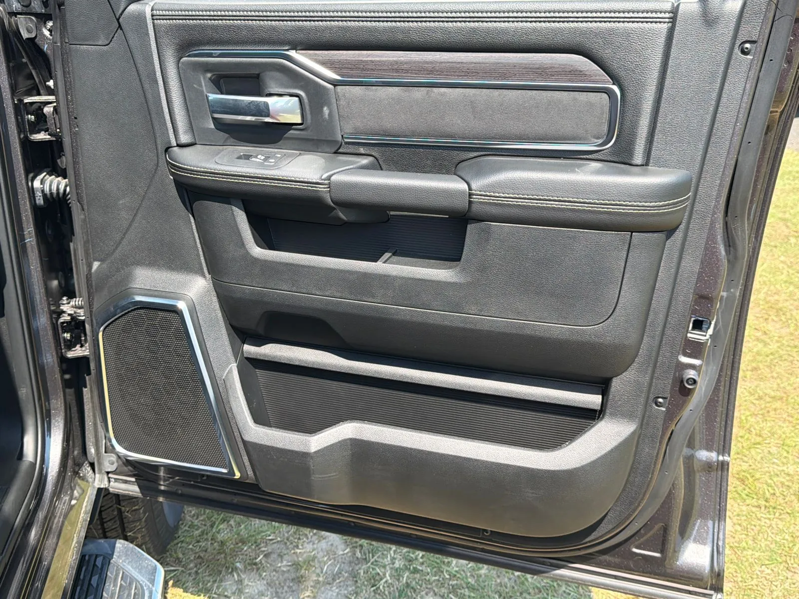 2026 RAM 2500 Laramie - Photo 15