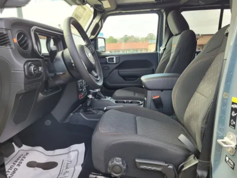 Photos of 2025 Jeep Gladiator Mojave for sale in Perry, GA at ALM CDJR Perry