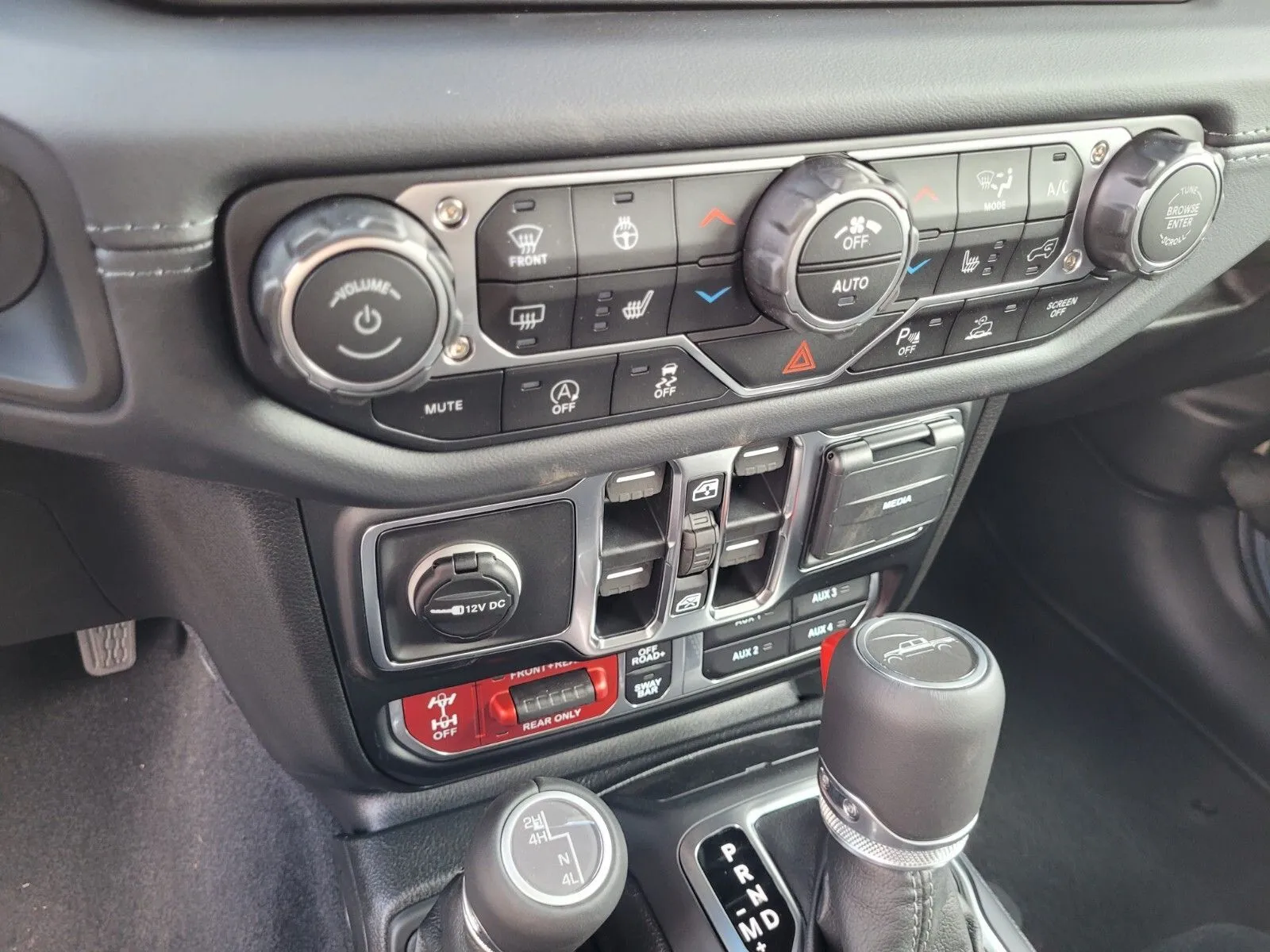 2025 Jeep Gladiator Rubicon - Photo 17