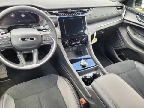 More photos of 2025 Jeep Grand Cherokee Altitude X at ALM CDJR Perry, GA