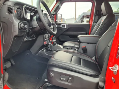 Photos of 2025 Jeep Gladiator Rubicon for sale in Perry, GA at ALM CDJR Perry
