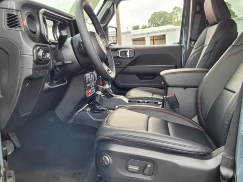 Photos of 2025 Jeep Gladiator Rubicon for sale in Perry, GA at ALM CDJR Perry