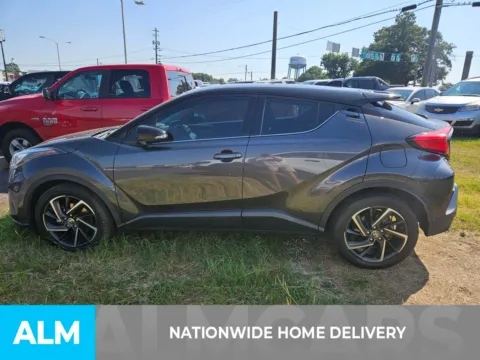 More photos of 2022 Toyota C-HR XLE at ALM CDJR Perry, GA