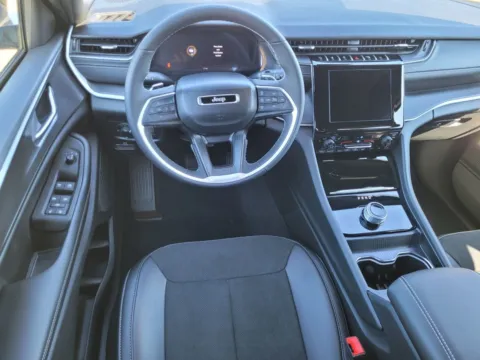 More photos of 2025 Jeep Grand Cherokee Laredo at ALM CDJR Perry, GA