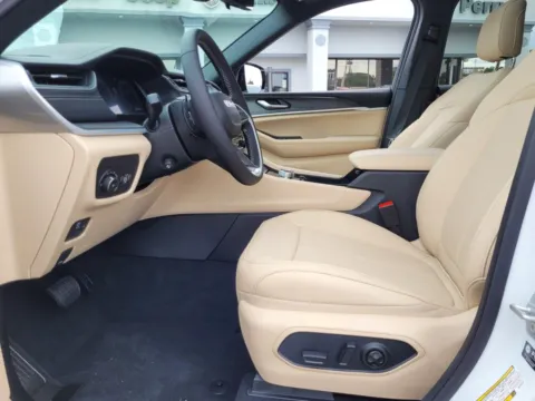Another view of 2025 Jeep Grand Cherokee L Limited for sale in Perry, GA at ALM CDJR Perry