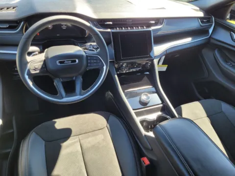 More photos of 2025 Jeep Grand Cherokee Altitude X at ALM CDJR Perry, GA