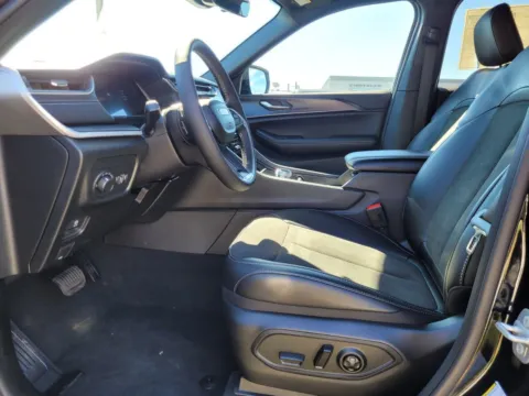 Photos of 2025 Jeep Grand Cherokee Altitude X for sale in Perry, GA at ALM CDJR Perry