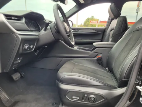 Another view of 2025 Jeep Grand Cherokee L Altitude X for sale in Perry, GA at ALM CDJR Perry