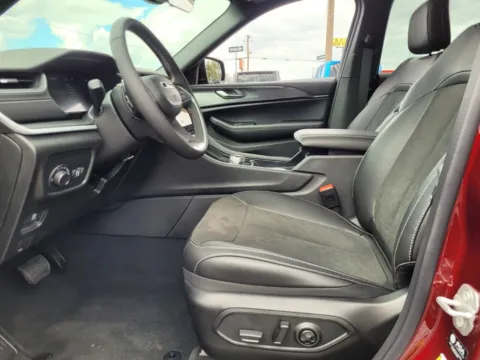 Another view of 2025 Jeep Grand Cherokee L Altitude X for sale in Perry, GA at ALM CDJR Perry