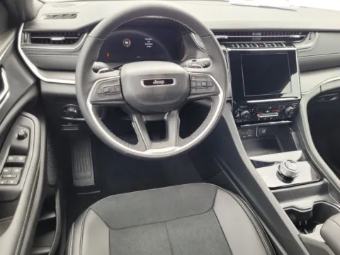 More photos of 2025 Jeep Grand Cherokee Altitude X at ALM CDJR Perry, GA