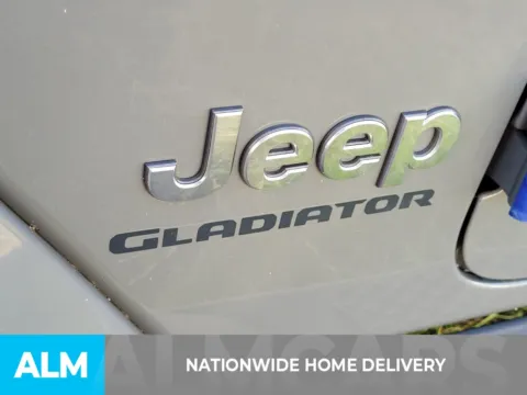 More photos of 2020 Jeep Gladiator Overland at ALM CDJR Perry, GA