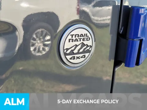 More photos of 2020 Jeep Gladiator Overland at ALM CDJR Perry, GA