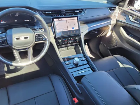 More photos of 2025 Jeep Grand Cherokee Overland at ALM CDJR Perry, GA