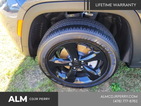 Another view of 2025 Jeep Grand Cherokee L Altitude X for sale in Perry, GA at ALM CDJR Perry