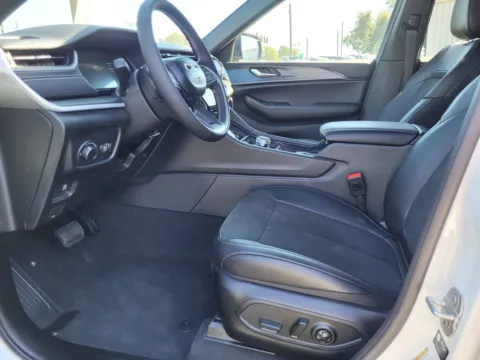 Photos of 2025 Jeep Grand Cherokee L Altitude X for sale in Perry, GA at ALM CDJR Perry