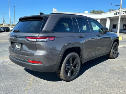 More photos of 2025 Jeep Grand Cherokee Laredo at ALM CDJR Perry, GA
