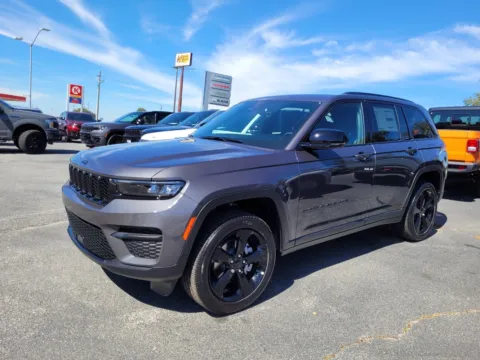 Gray 2025 Jeep Grand Cherokee Laredo for sale in Perry, GA