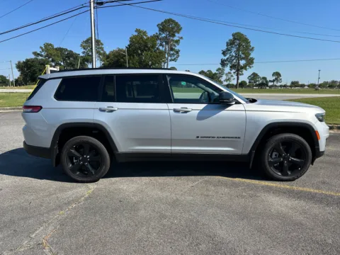 More photos of 2025 Jeep Grand Cherokee L Altitude X at ALM CDJR Perry, GA