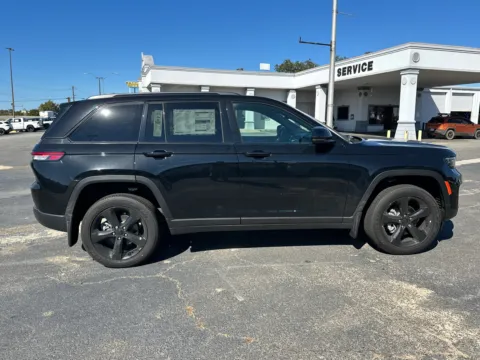 More photos of 2025 Jeep Grand Cherokee Altitude X at ALM CDJR Perry, GA