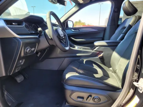 Another view of 2025 Jeep Grand Cherokee Altitude X for sale in Perry, GA at ALM CDJR Perry
