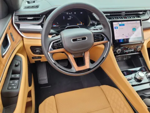 More photos of 2025 Jeep Grand Cherokee L Summit at ALM CDJR Perry, GA