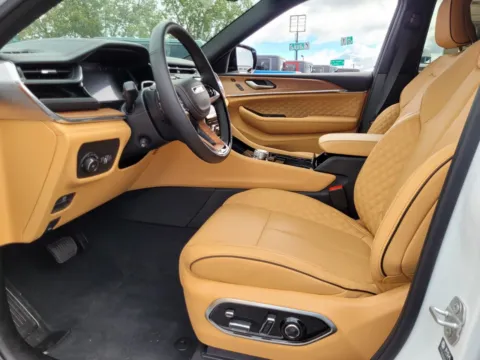 Another view of 2025 Jeep Grand Cherokee L Summit for sale in Perry, GA at ALM CDJR Perry