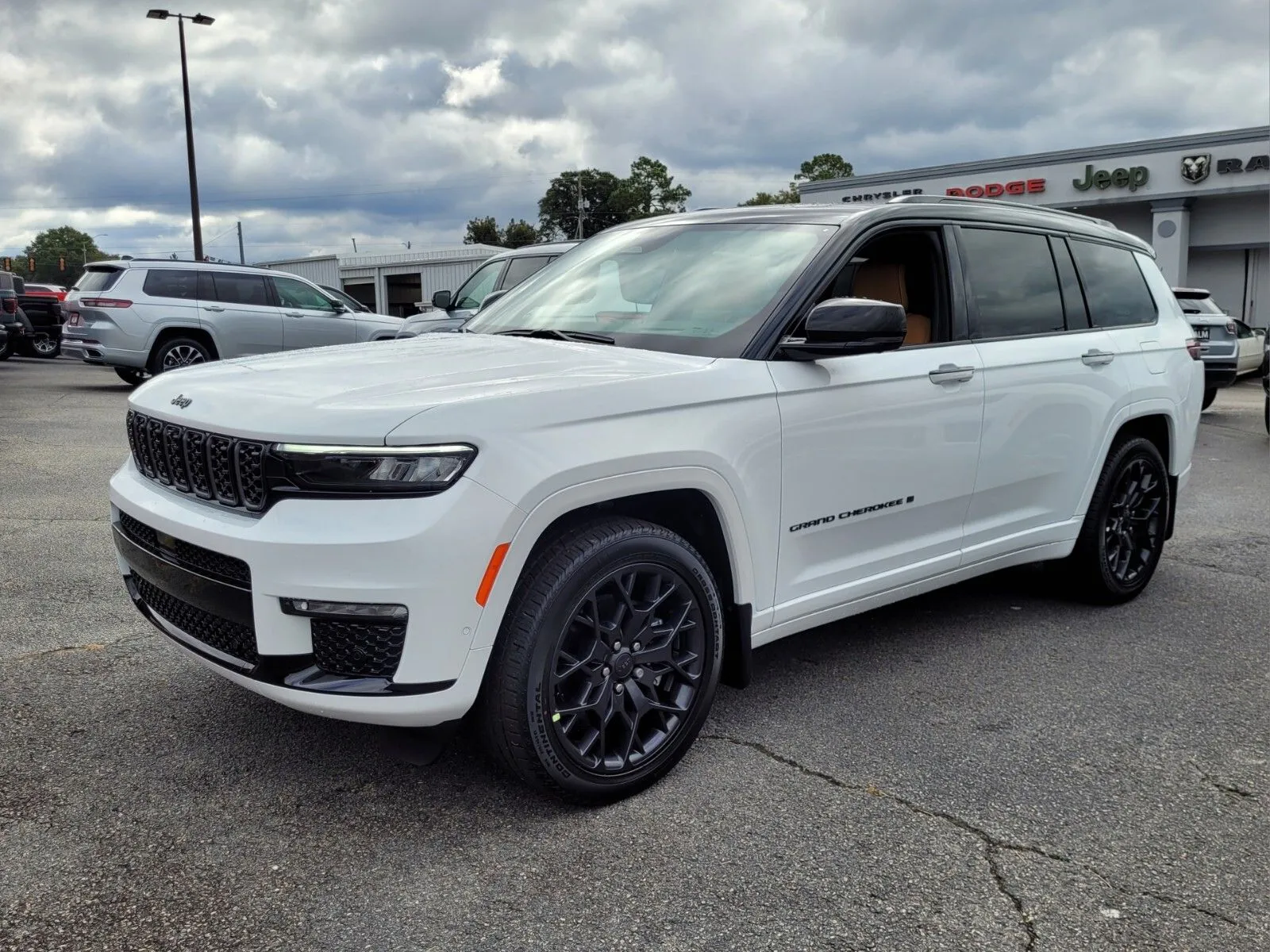 White 2025 Jeep Grand Cherokee L Summit for sale in Perry, GA
