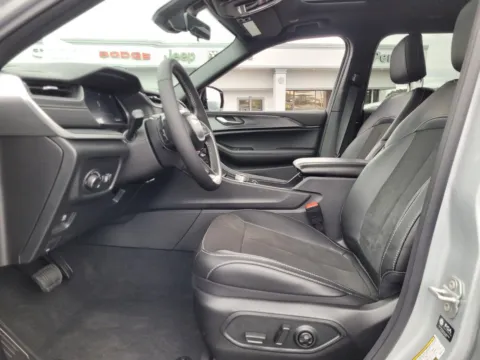 Another view of 2025 Jeep Grand Cherokee L Altitude X for sale in Perry, GA at ALM CDJR Perry