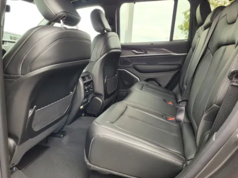 More photos of 2025 Jeep Grand Cherokee Limited at ALM CDJR Perry, GA