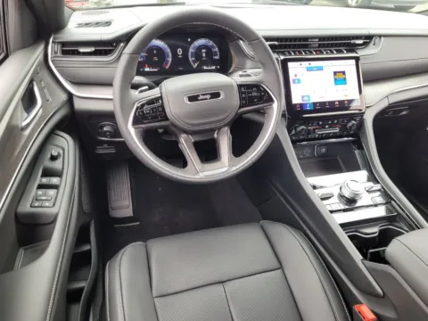 More photos of 2025 Jeep Grand Cherokee Overland at ALM CDJR Perry, GA