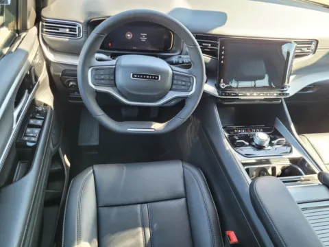 More photos of 2025 Jeep Wagoneer Series II at ALM CDJR Perry, GA