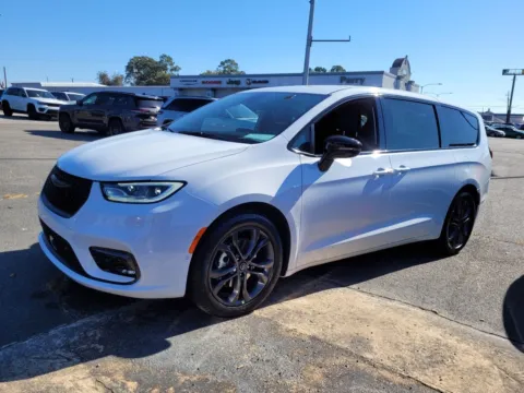 White 2026 Chrysler Pacifica Select for sale in Perry, GA