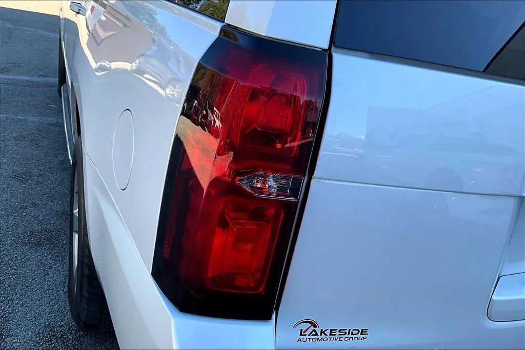 2020 Chevrolet Suburban Premier - Photo 22