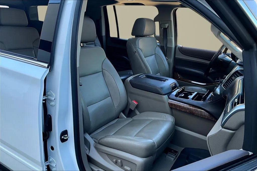 2020 Chevrolet Suburban Premier - Photo 28