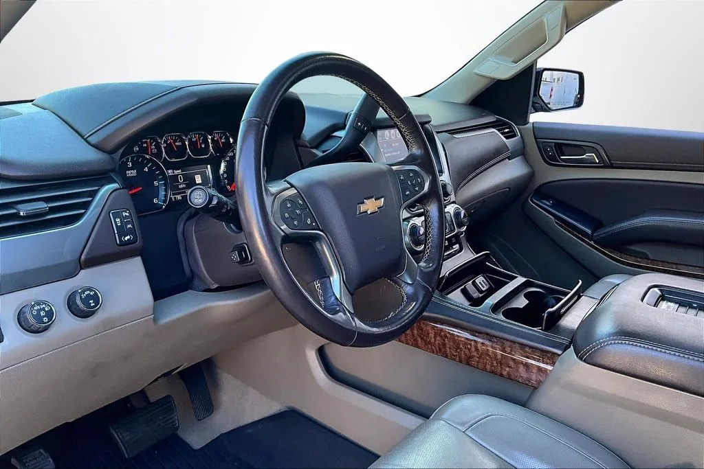 2020 Chevrolet Suburban Premier - Photo 16