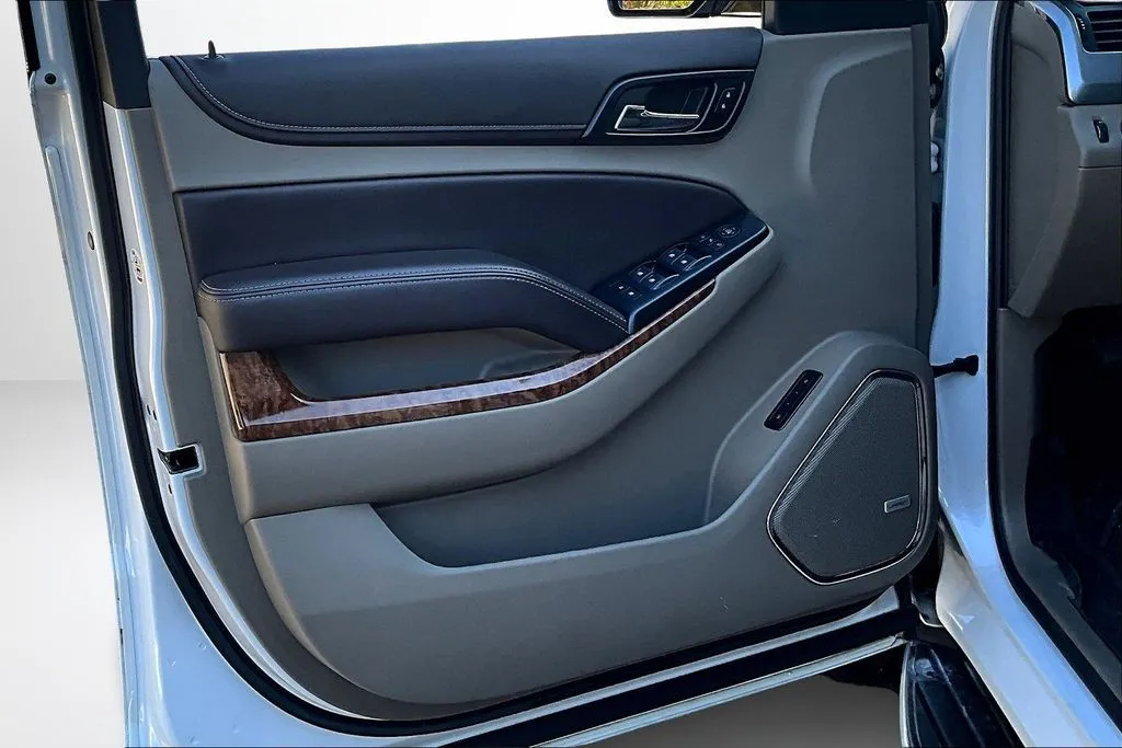 2020 Chevrolet Suburban Premier - Photo 19