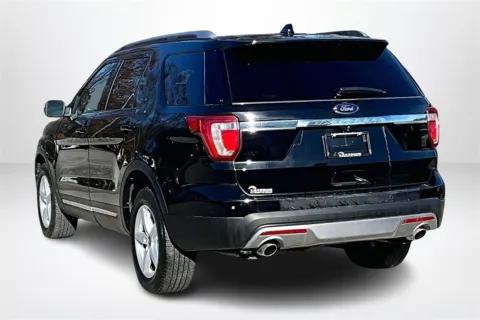 More photos of 2017 Ford Explorer XLT at Lakeside Automotive Group, MI