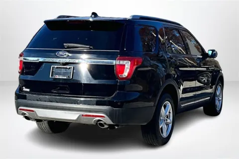 More photos of 2017 Ford Explorer XLT at Lakeside Automotive Group, MI