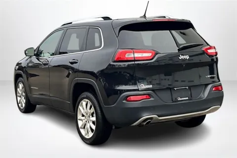 More photos of 2015 Jeep Cherokee Limited at Lakeside Automotive Group, MI