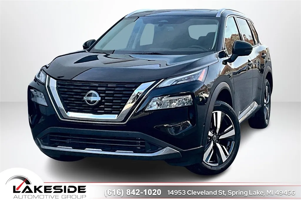 2023 Nissan Rogue SL's photo