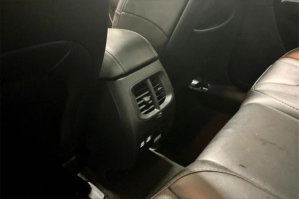 2022 Jeep Cherokee Limited photo 2